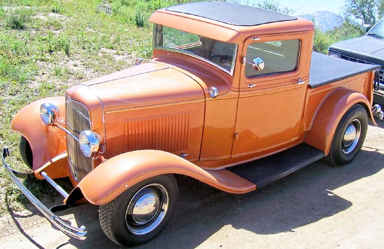 32 Ford Chopped Pickup