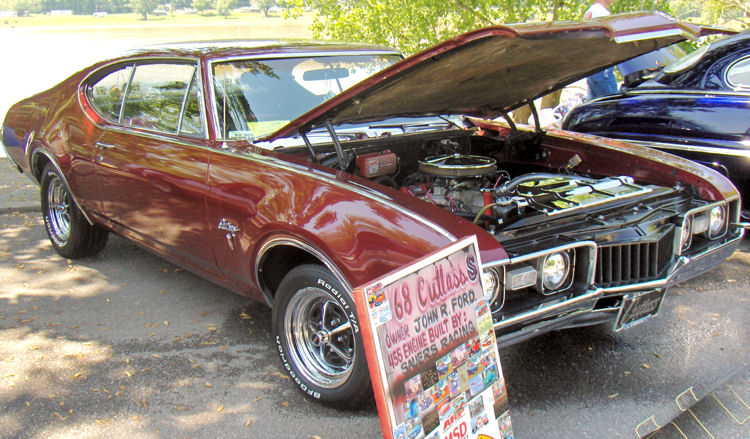 68 Oldsmobile Cutlass 2dr Hardtop